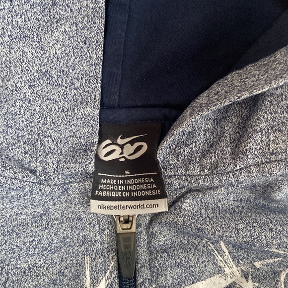 Boys Nike Zip-Up Hoodie Size 5 - Picture 2 of 6